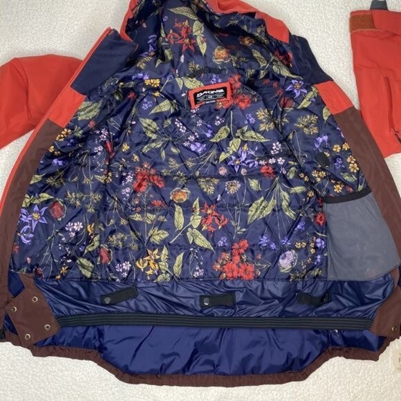 Dakine Tilly Jane Gore-Tex 2L Insulated Winter Jacket: Size Extra Small - Picture 10 of 14